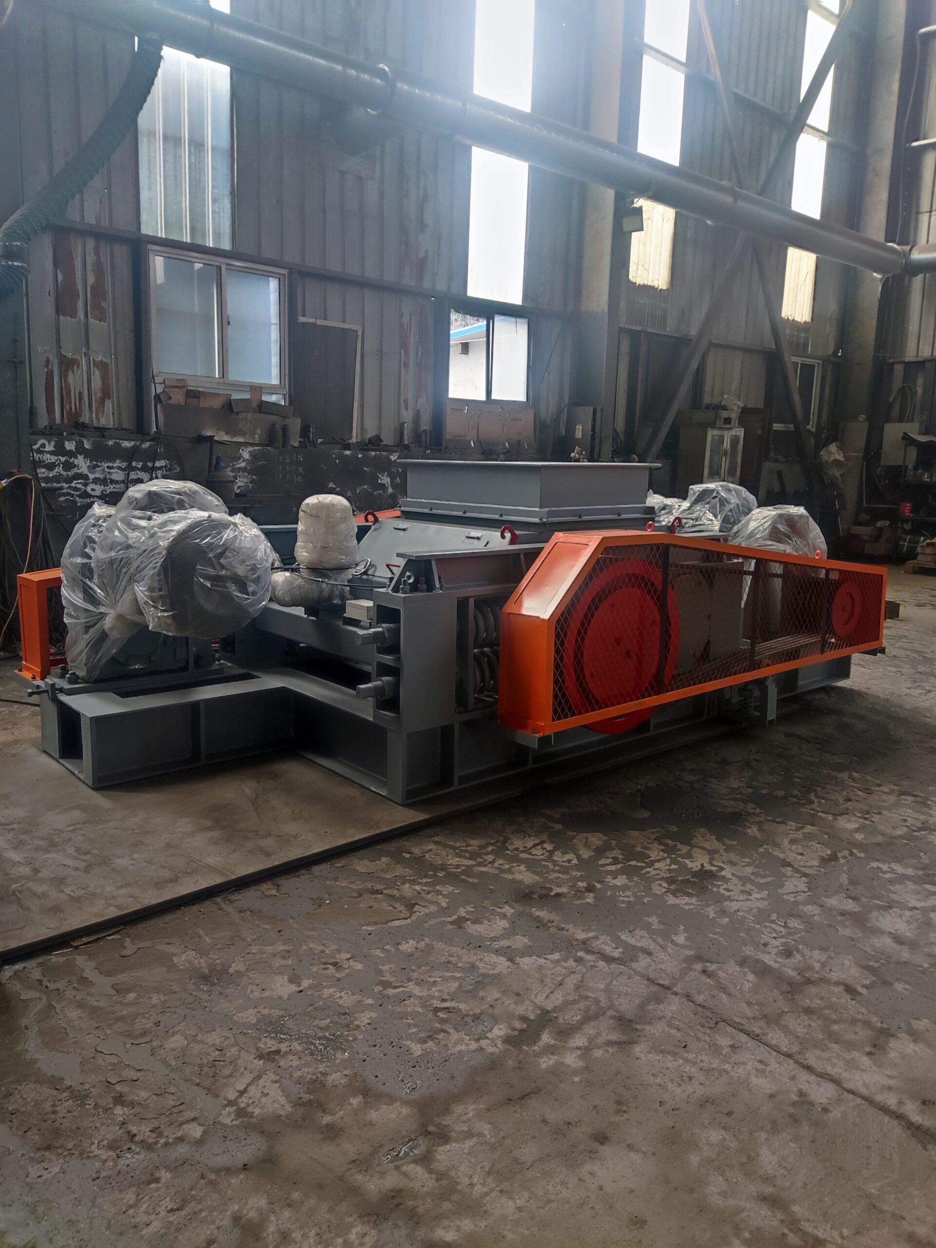 Double roller sand maker